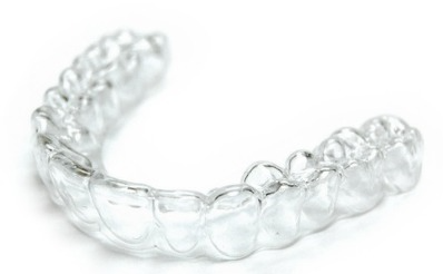 クリアアライナー（アタッチ透明矯正システム）