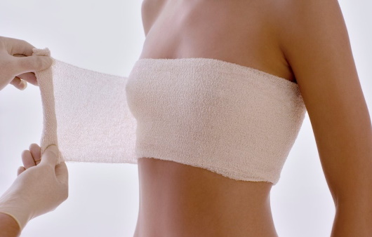 가슴 확대술 (가슴 보형물 수술)